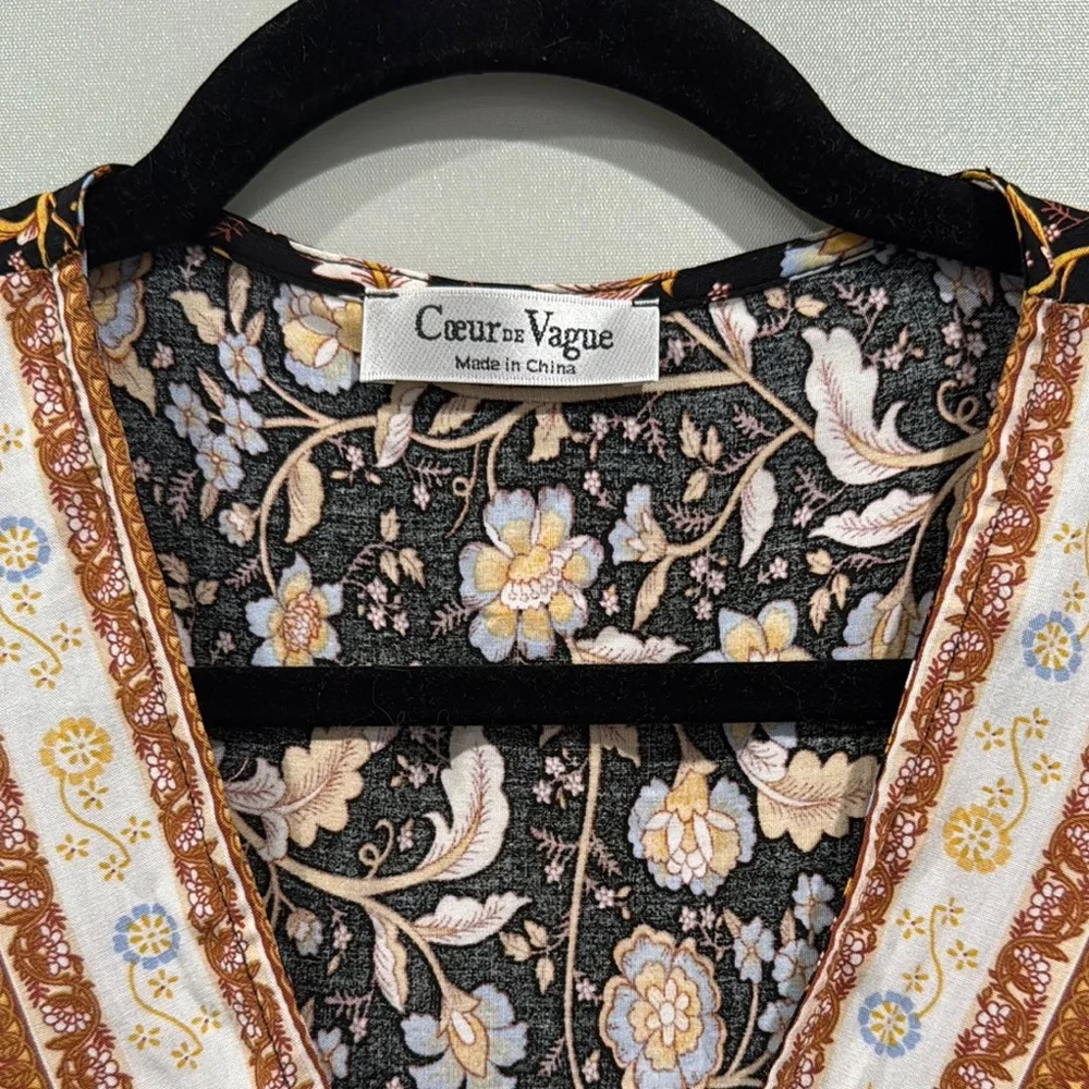 Chic Bohemian Floral Top - Picture 2 of 6